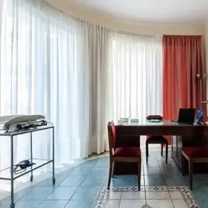 Χώρος συνεδρίας ιατρείου ομοιοπαθητικής Ευάγγελου Παπαδημητρίου - Νέος Κόσμος Αθήνα